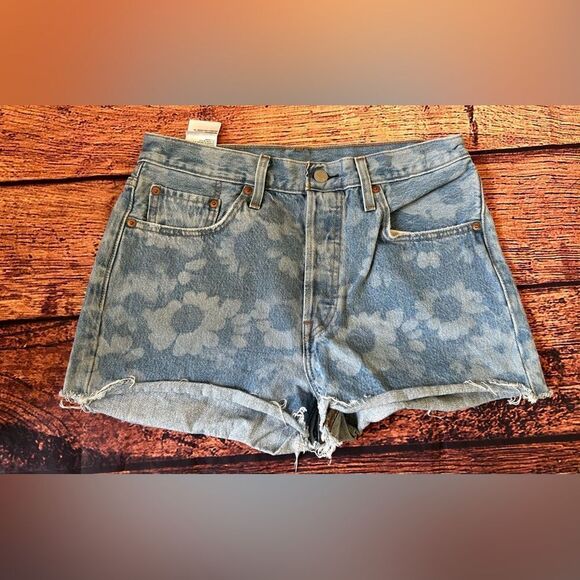 Levis 501 Cut‎ Off Denim Shorts Womens 29 Floral Blue Button Fly Cut Off - Picture 1 of 9